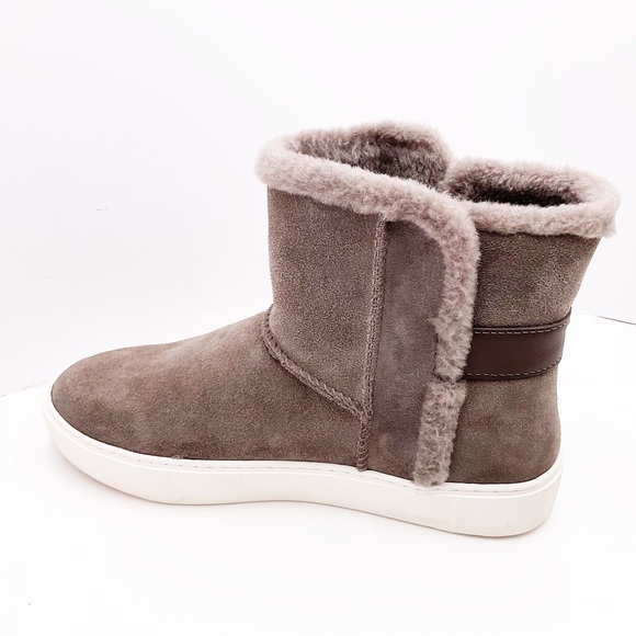 {UGG}AIKA Suede Booties - Picture 5 of 16